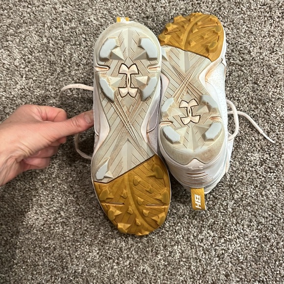 Pre-loved Under Armour Baseball Cleats -Size 5 - Picture 5 of 7